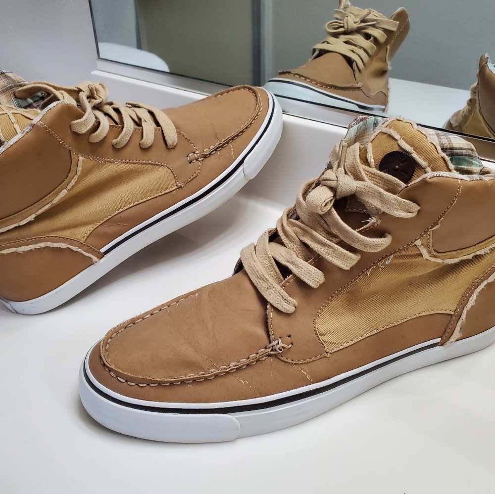 TRUE RELIGION Moc Toe Hi Top Sneaker